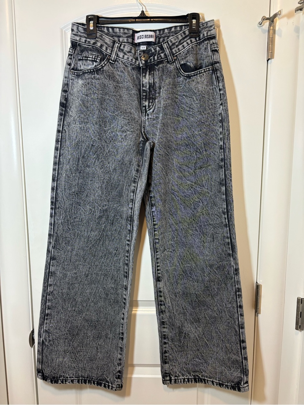 DISCLOSURE Acid Wash Gray Straight-Leg Jeans with Bow